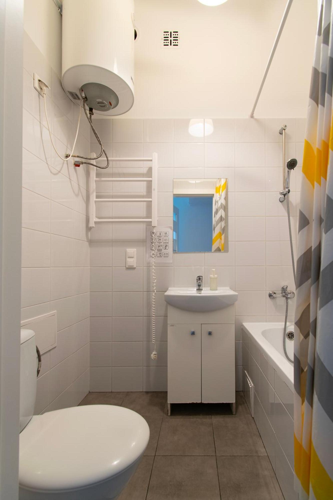 Light Apartment Zyblikiewicza Street Cracovia Exterior foto